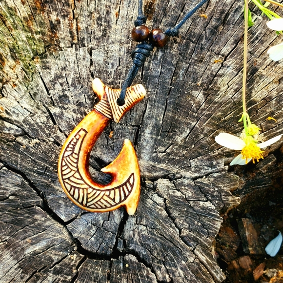 🎣 Light & Dark Brown Fish Hook Necklace 🎣 - Picture 2 of 3